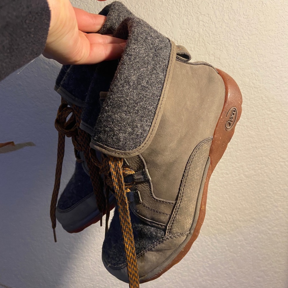 Barbary Chaco hiking wool boots size 8